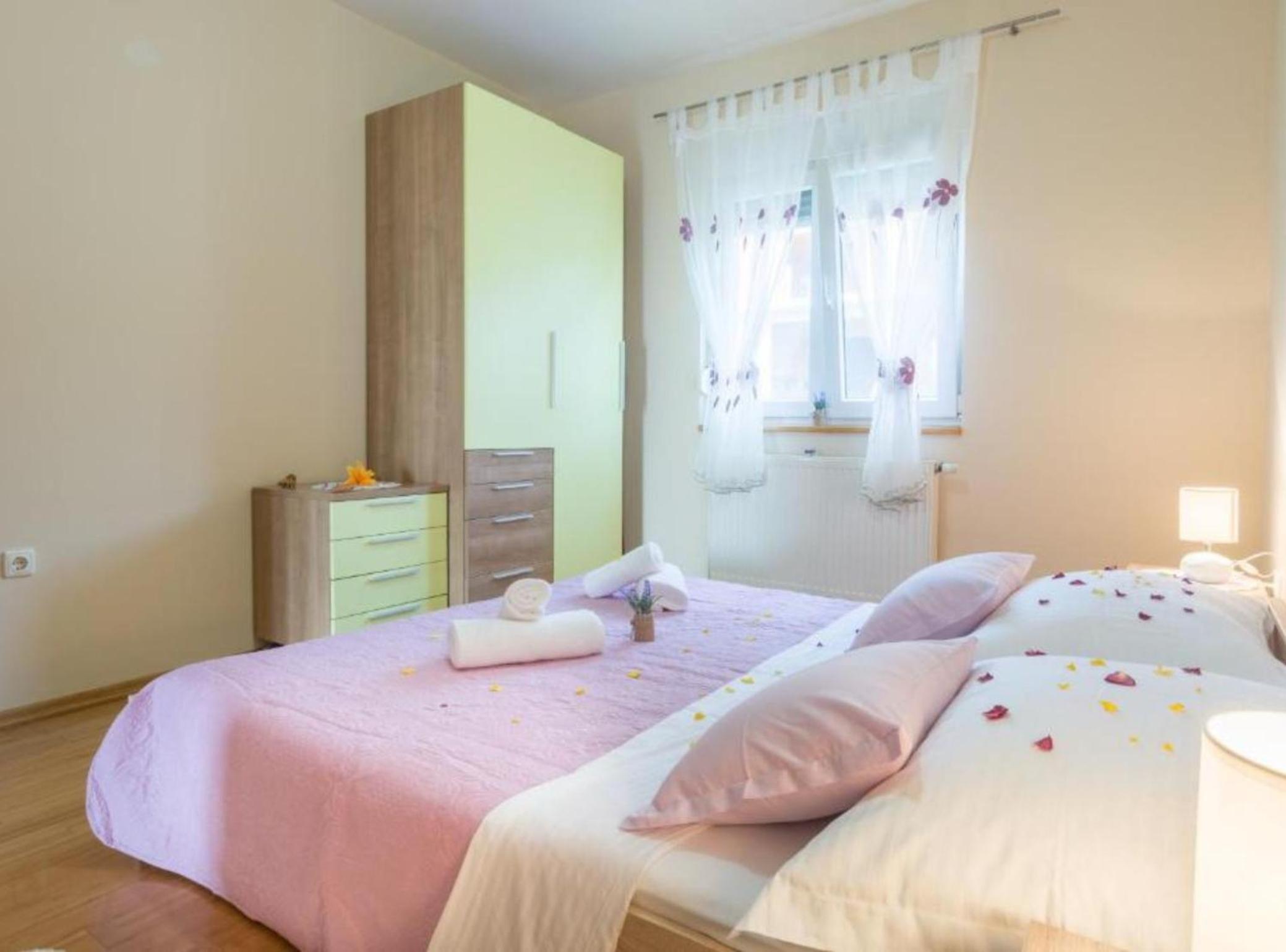 Holiday House BALEN with Swimming Pool