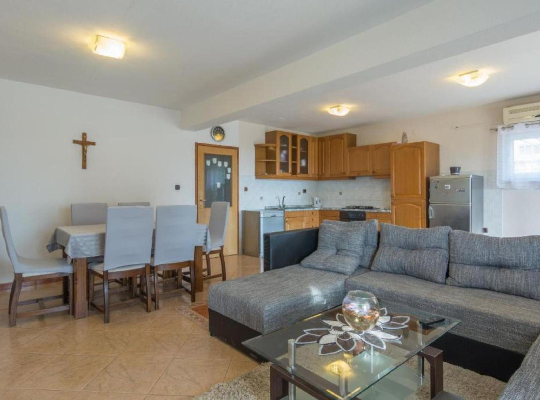 Holiday House BALEN with Swimming Pool