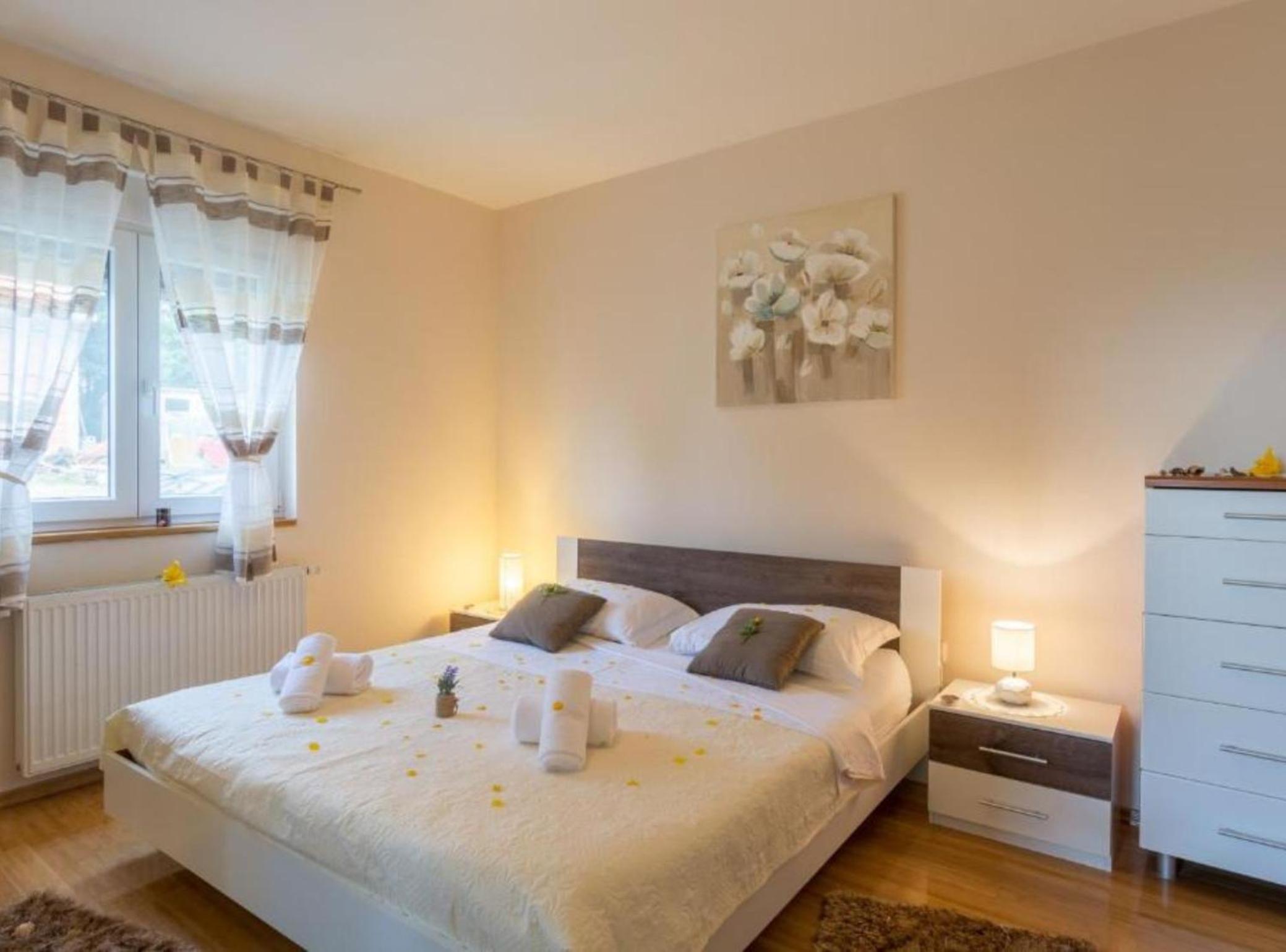 Holiday House BALEN with Swimming Pool