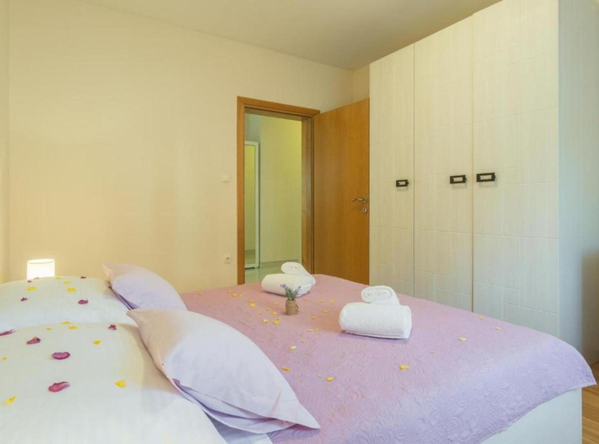 Holiday House BALEN with Swimming Pool