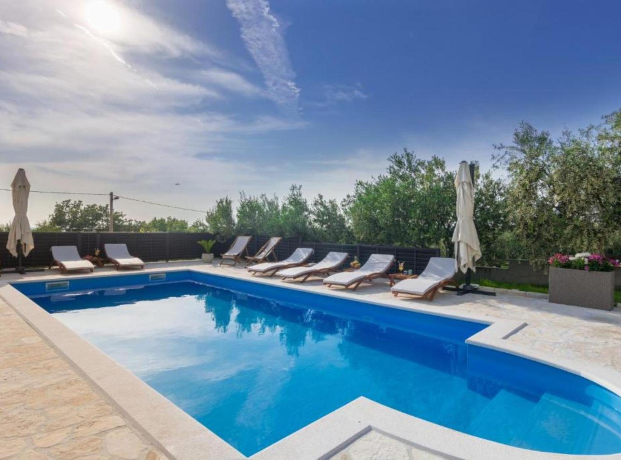 Holiday House BALEN with Swimming Pool