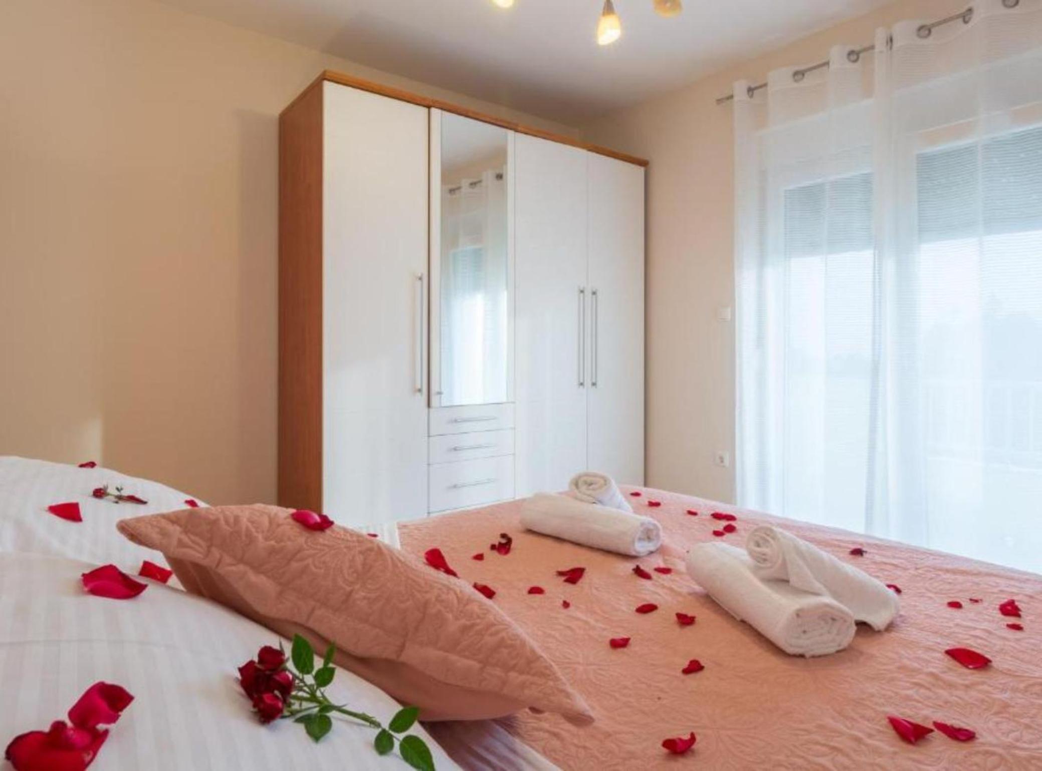 Holiday House BALEN with Swimming Pool