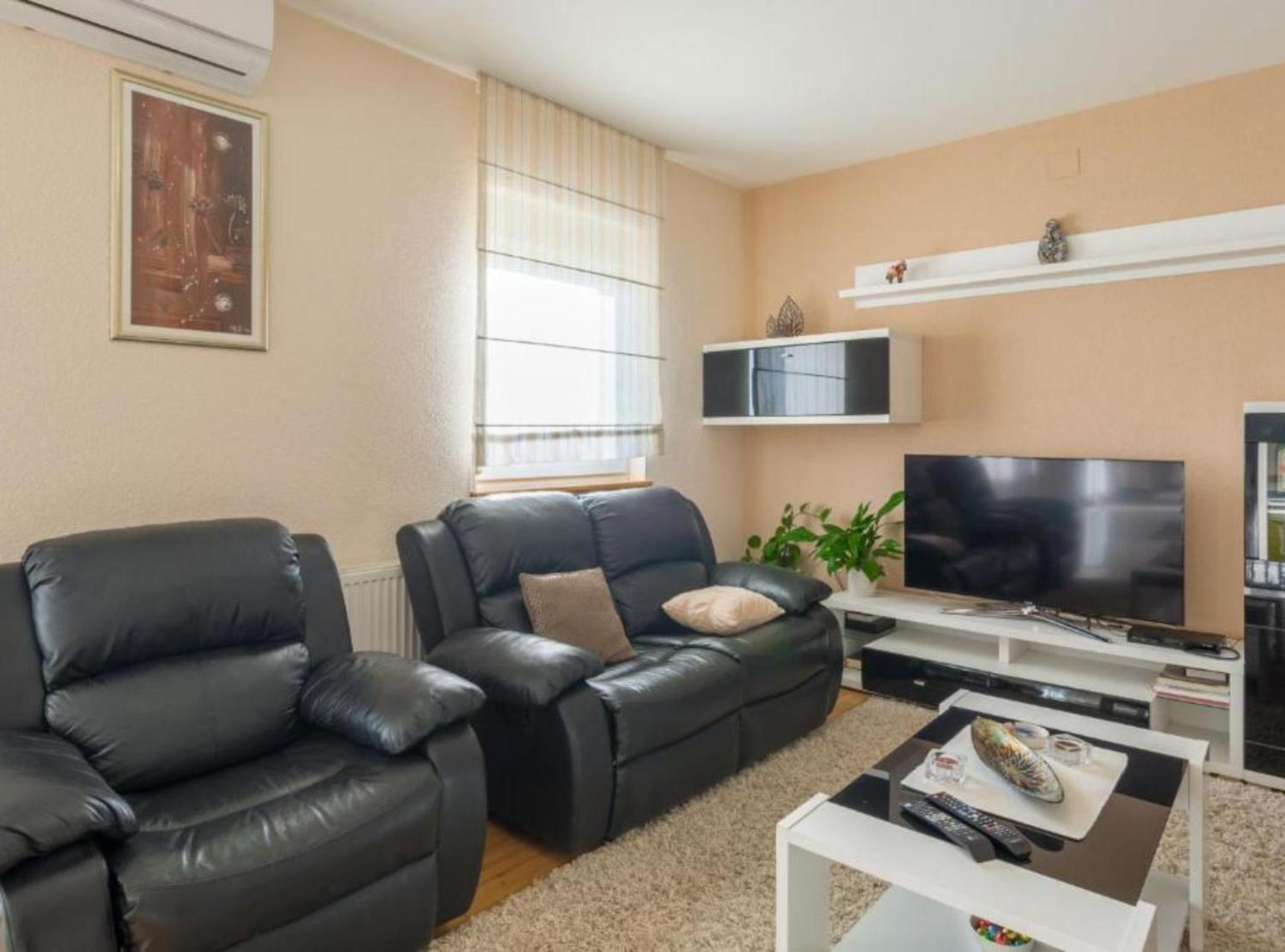 Holiday House BALEN with Swimming Pool