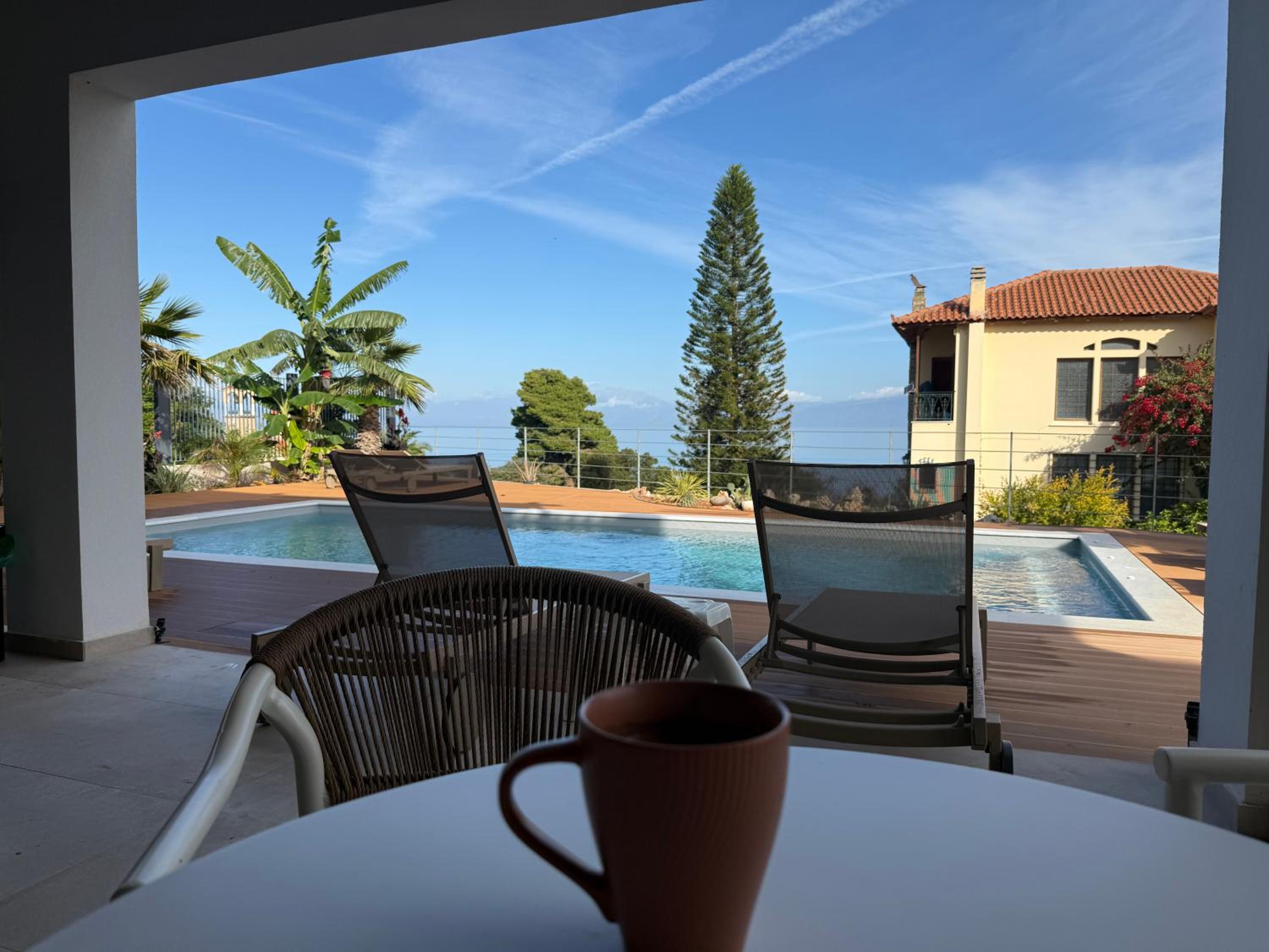 Romantic Pool Suite with Sea View Rastoni