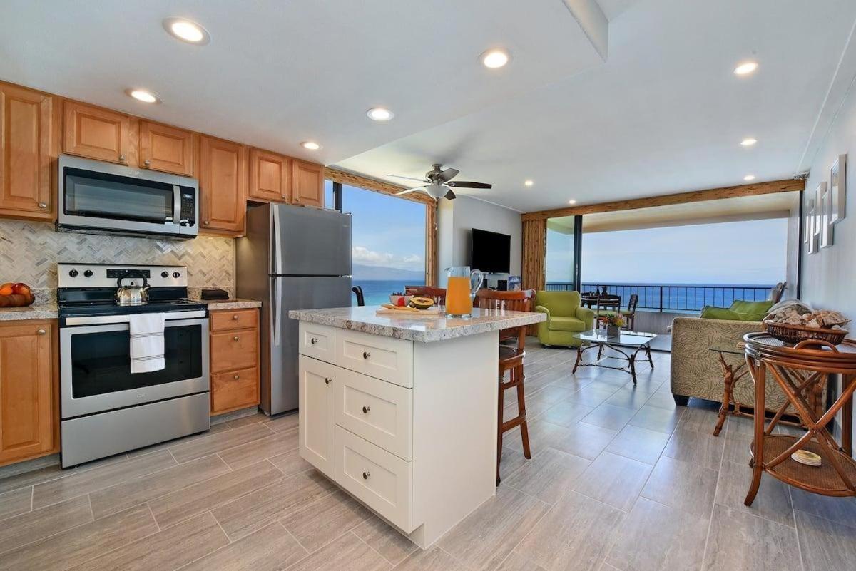 Maui Kai 601 · MK 601 Remodeled Oceanfront Condo w AC Pool