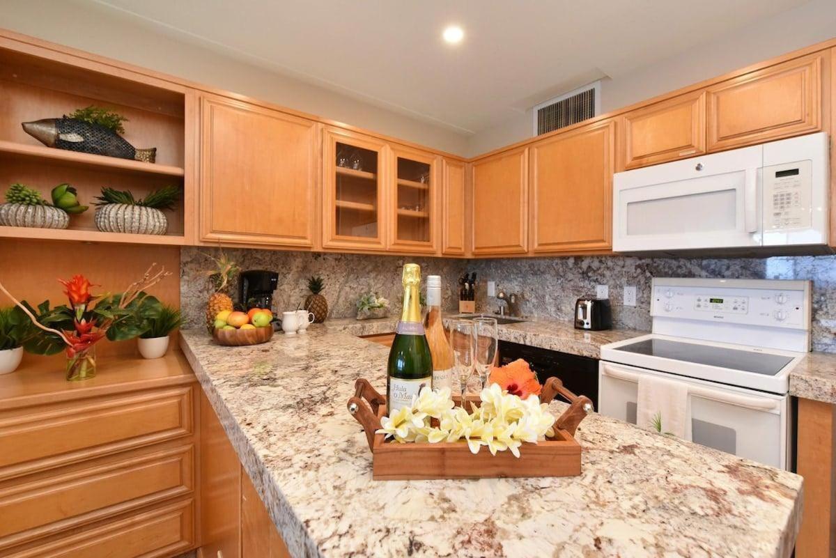 Maui Kai 206 · MK 206 Updated OceanFront Studio w Pool AC Views