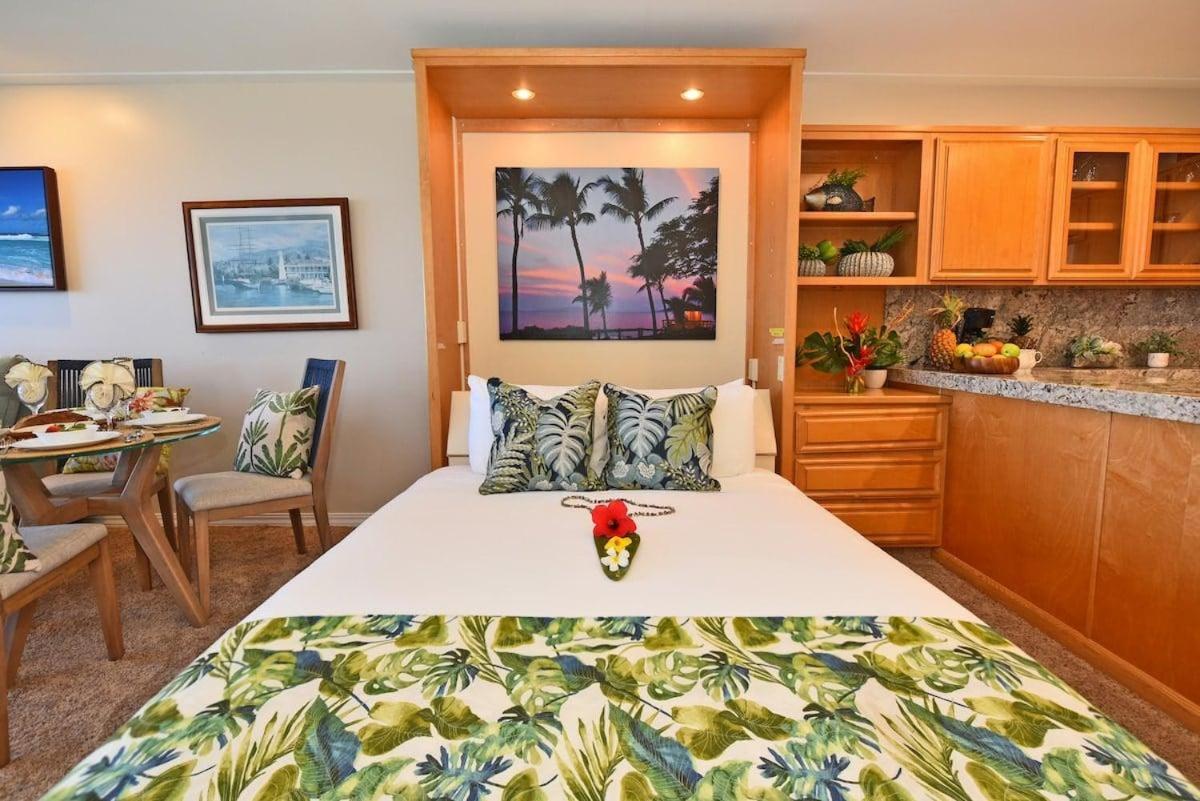 Maui Kai 206 · MK 206 Updated OceanFront Studio w Pool AC Views