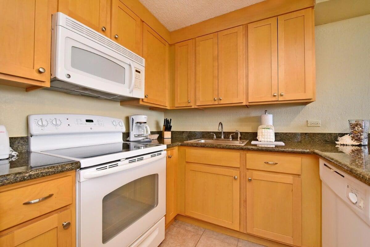 Kaanapali Shores 628 · KS 628 Kaanapali 1BD Condo w Ocean Views