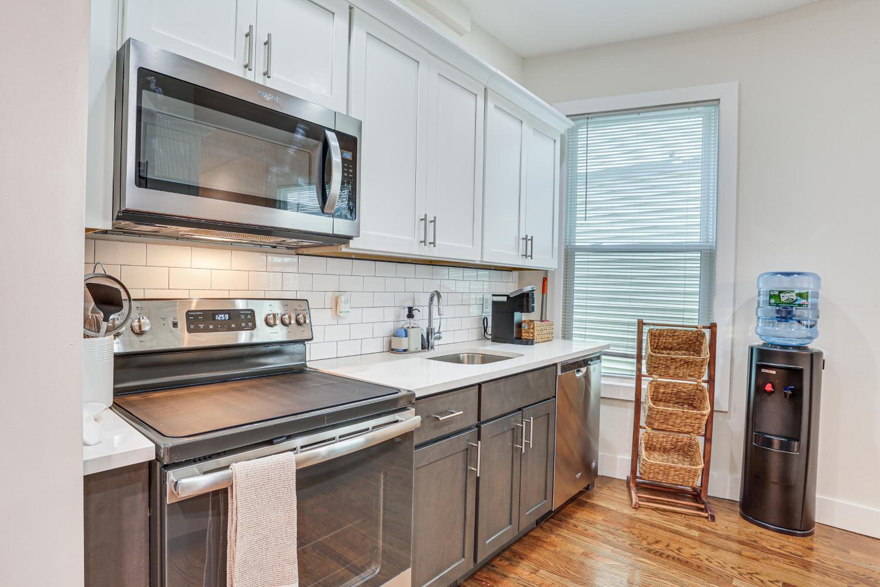1 Mi to Metro-North! Commuters Apartment Near NYC