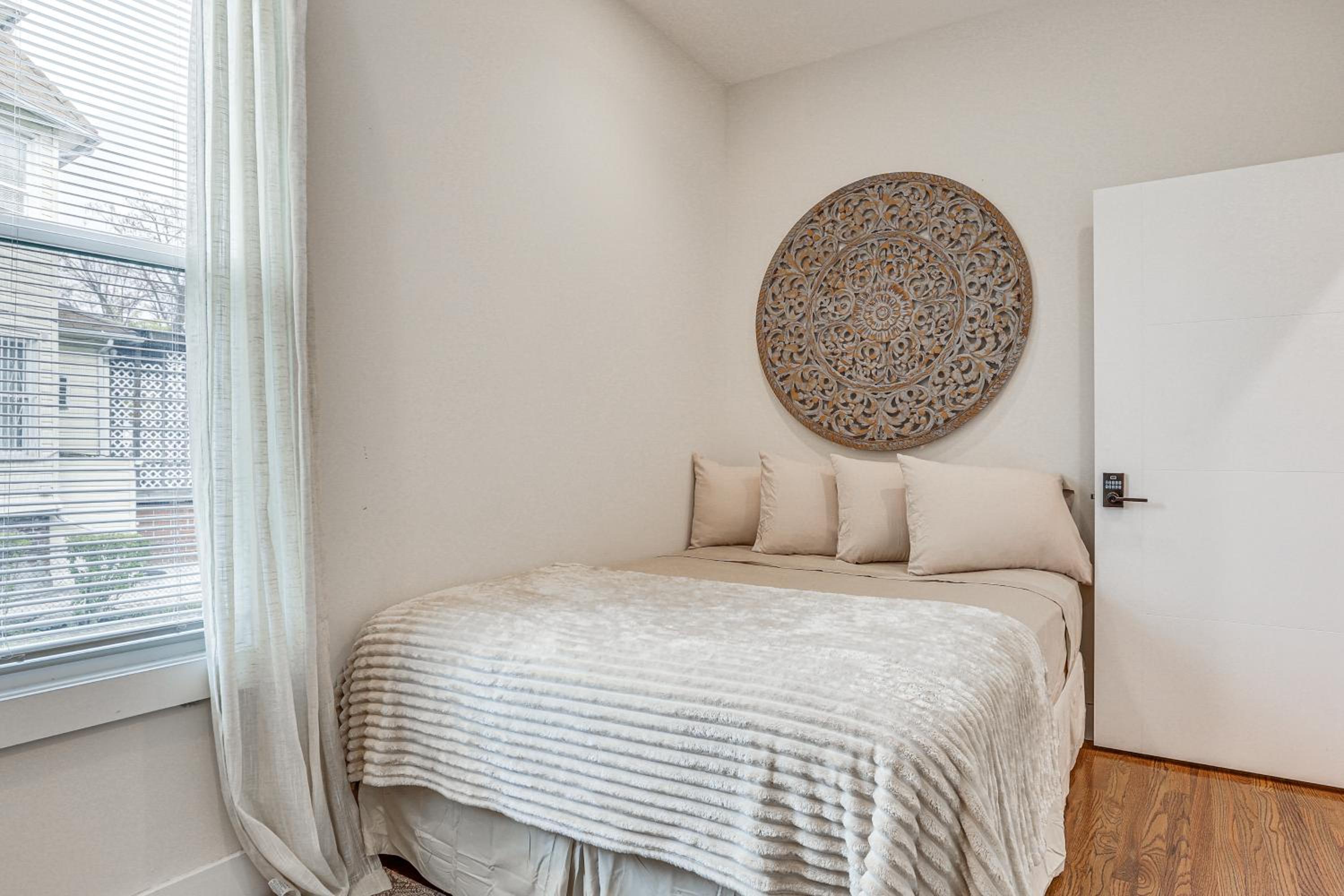 1 Mi to Metro-North! Commuters Apartment Near NYC