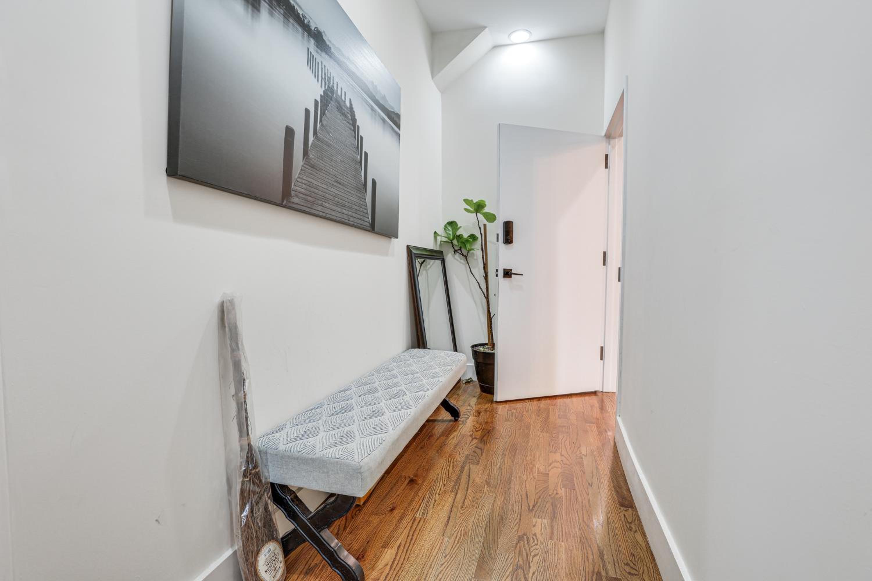 1 Mi to Metro-North! Commuters Apartment Near NYC
