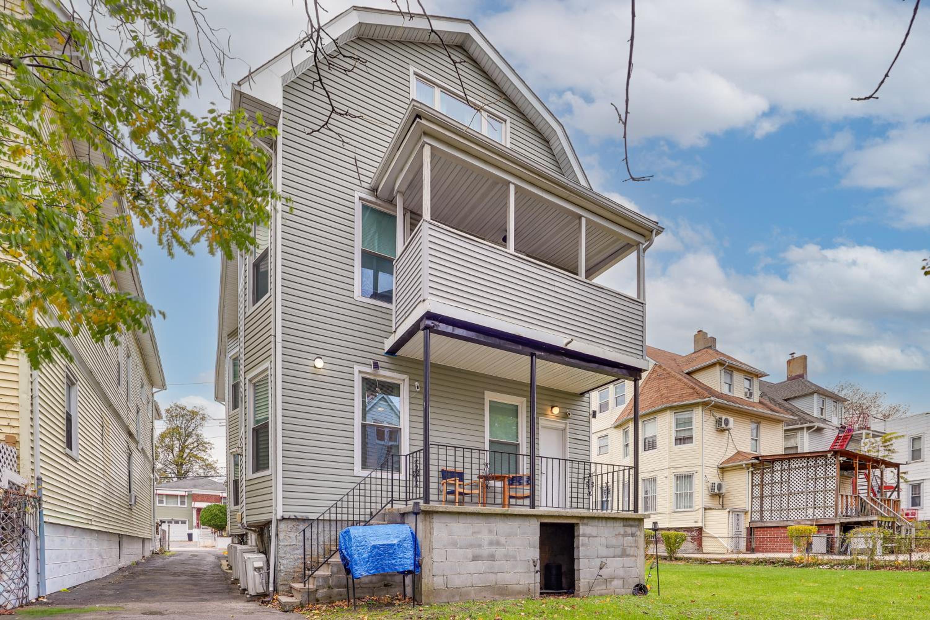 1 Mi to Metro-North! Commuters Apartment Near NYC