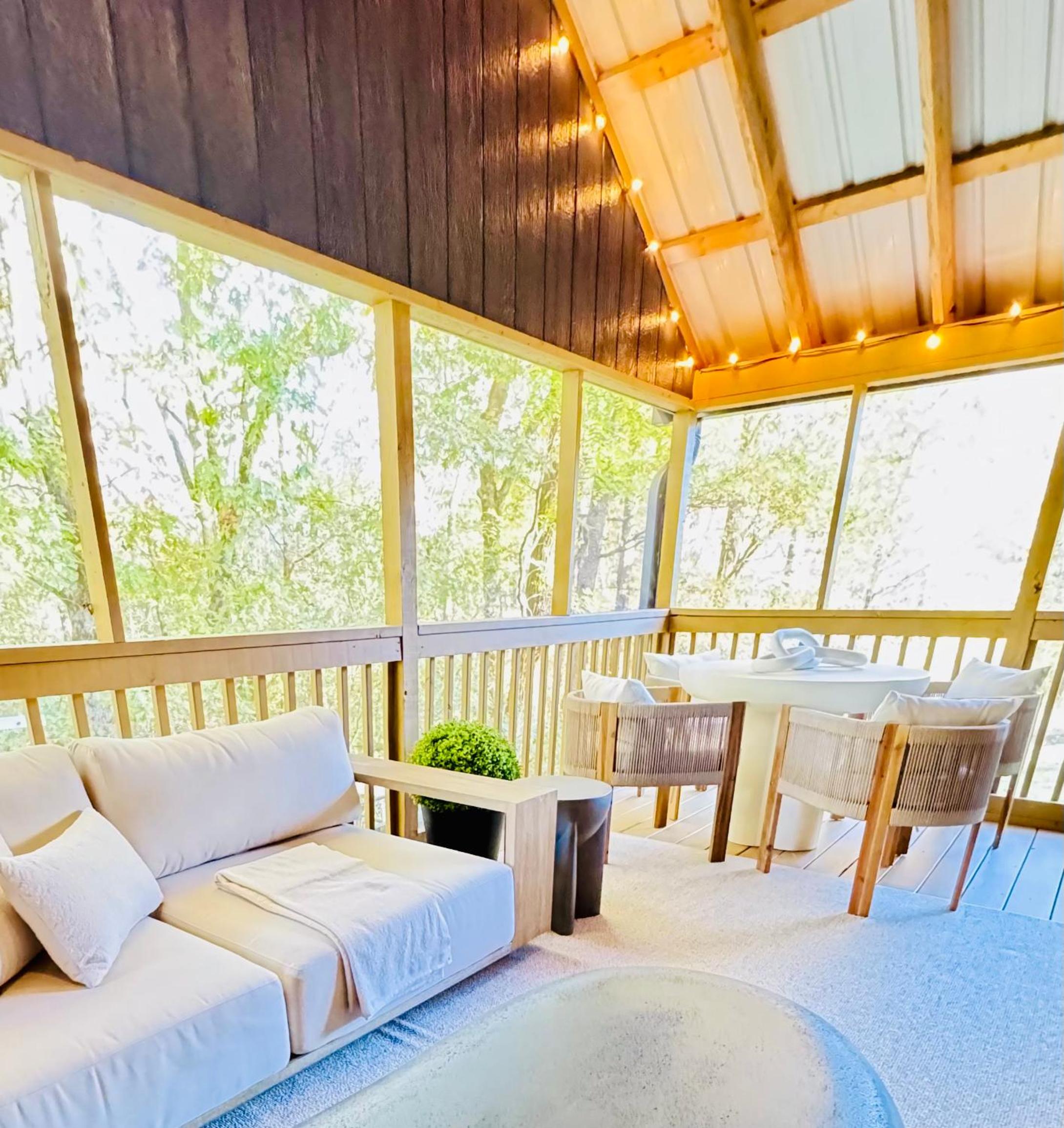 Boutique Farmhouse at Montaluce Winery-Weddings-Nature-Hiking-Fast WIFI-Easy Parking