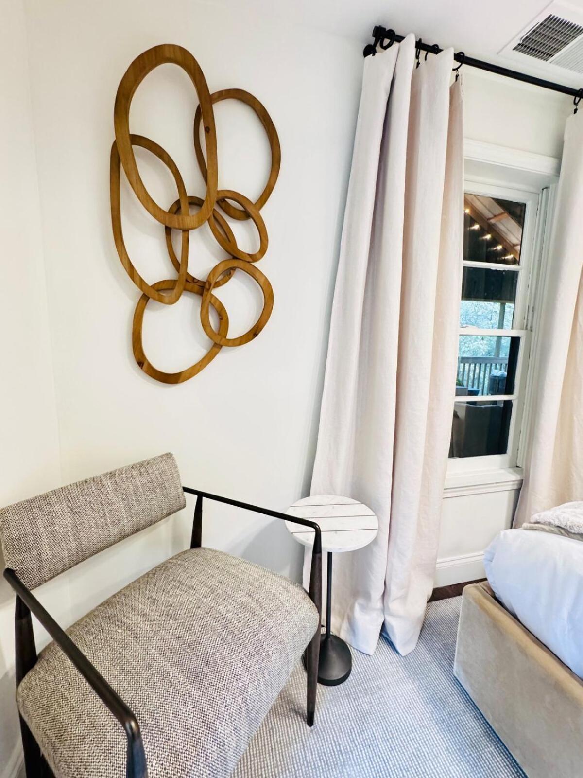 Boutique Farmhouse at Montaluce Winery-Weddings-Nature-Hiking-Fast WIFI-Easy Parking