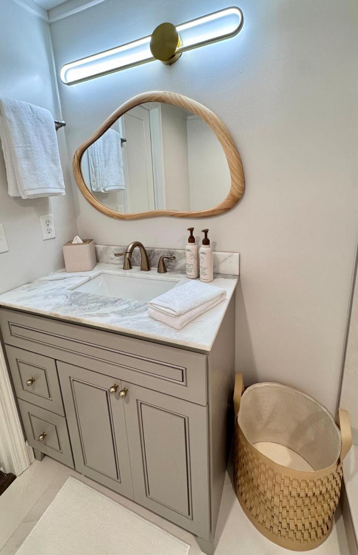 Boutique Farmhouse at Montaluce Winery-Weddings-Nature-Hiking-Fast WIFI-Easy Parking