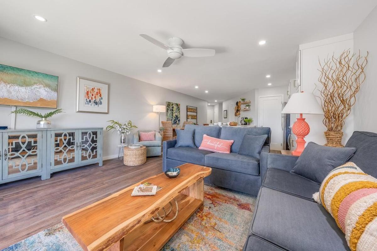Maui Sunset A404 · MSN A404 OceanFront Remodeled Condo