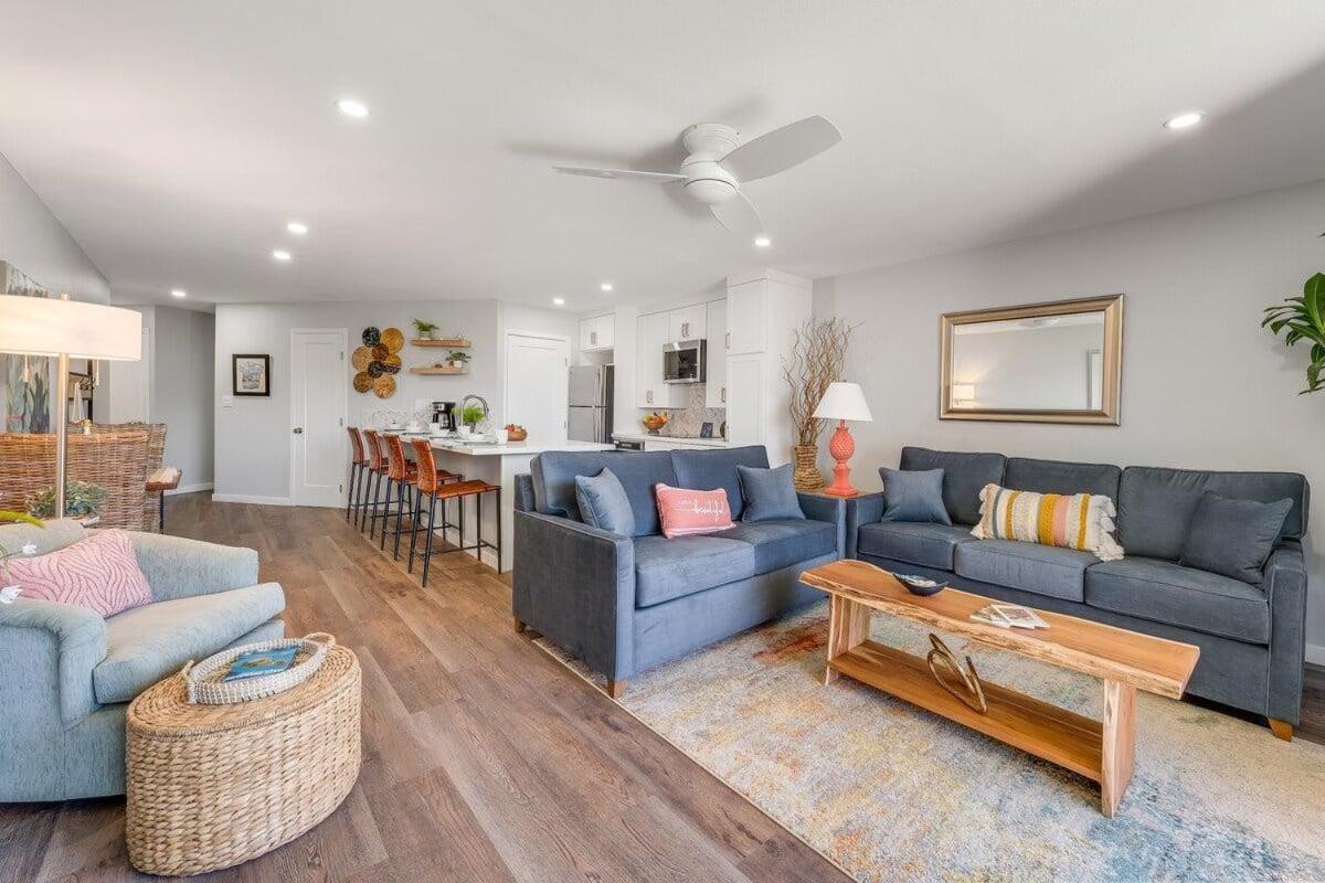Maui Sunset A404 · MSN A404 OceanFront Remodeled Condo