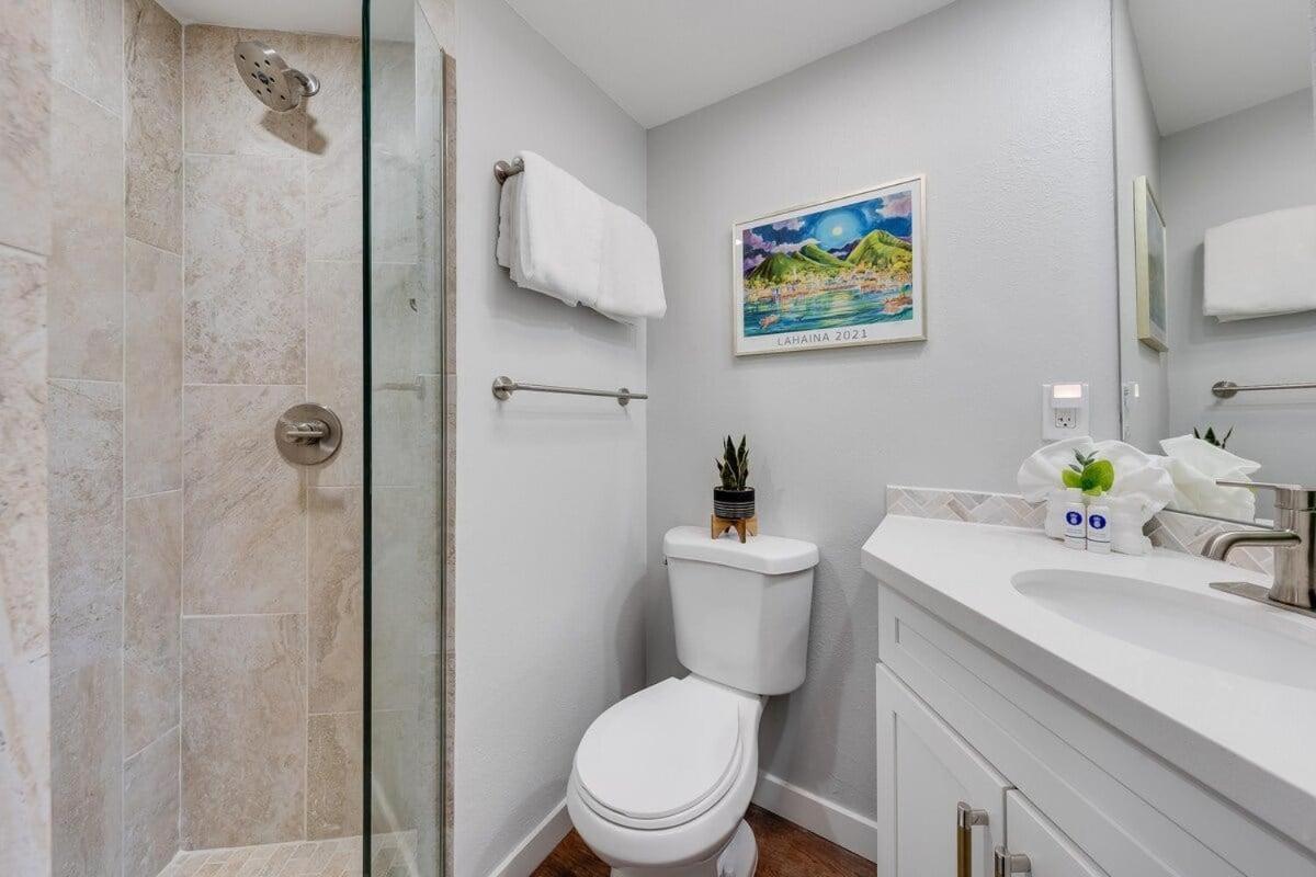 Maui Sunset A404 · MSN A404 OceanFront Remodeled Condo