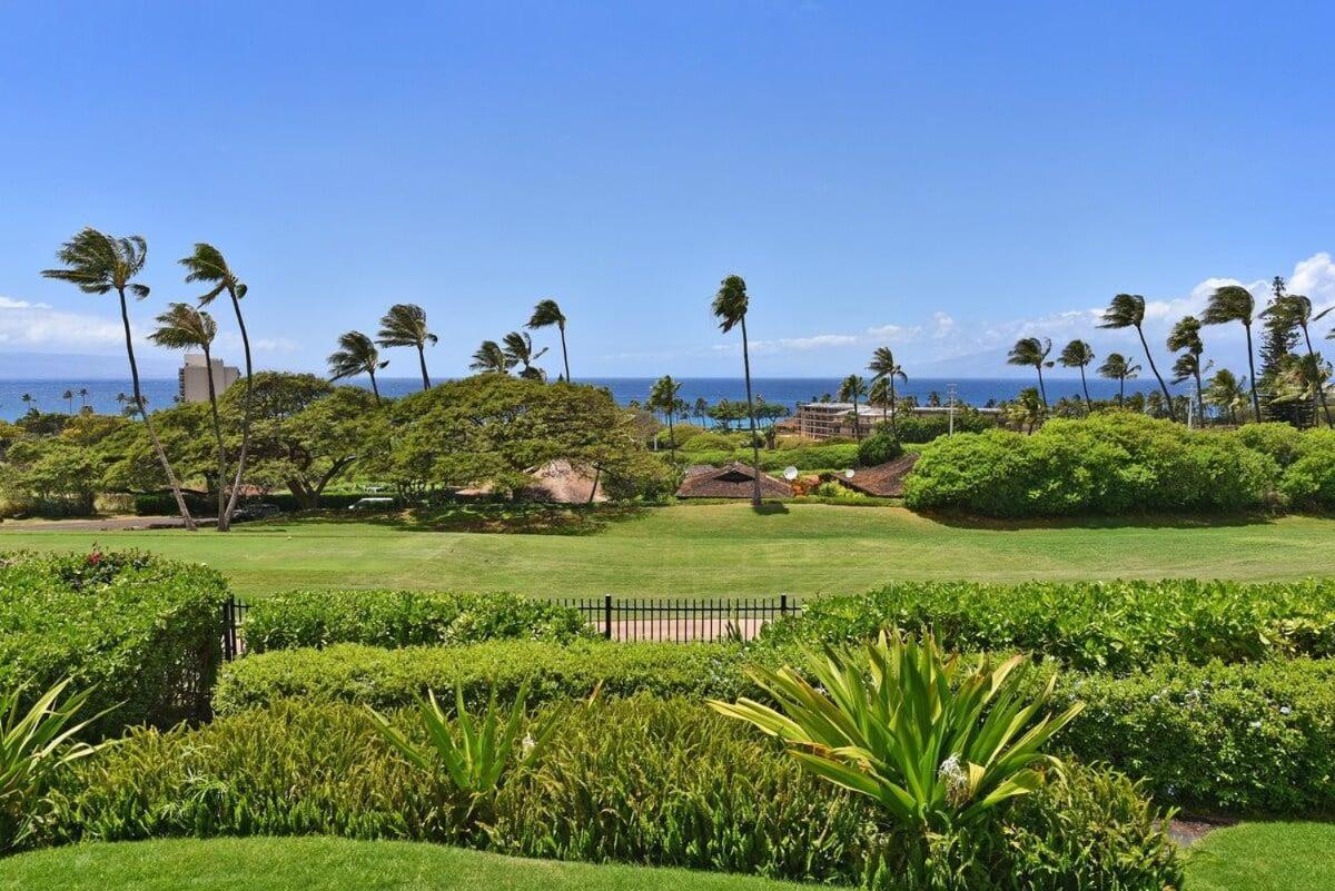 Hale Nui · HALE NUI Luxury Retreat 5BD w Private Pool Hot Tub
