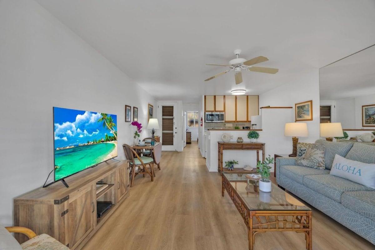 Hale Kai 110 · HKI 110 1BD Condo w Oceanviews and Oceanfront Poo