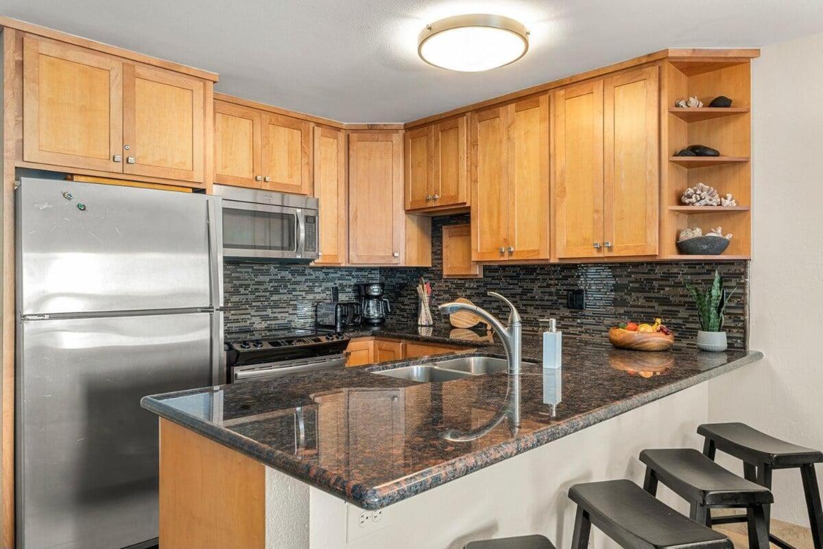 Hale Kamaole 171 · HAK 171 Ground Floor Condo Near Beach w AC