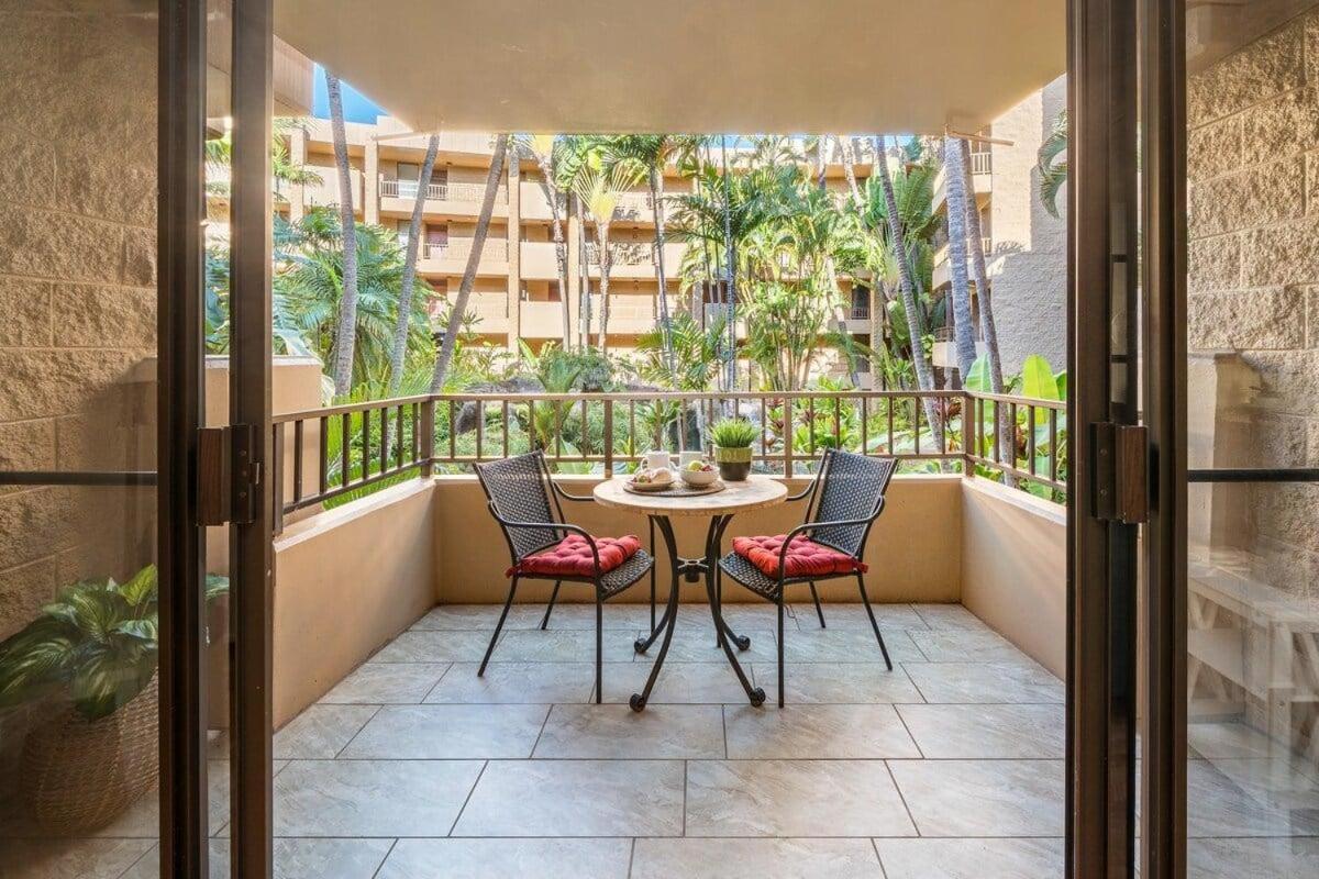 Paki Maui 217 · PM 217 Cozy 1BR Oceanfront Condo w Pool