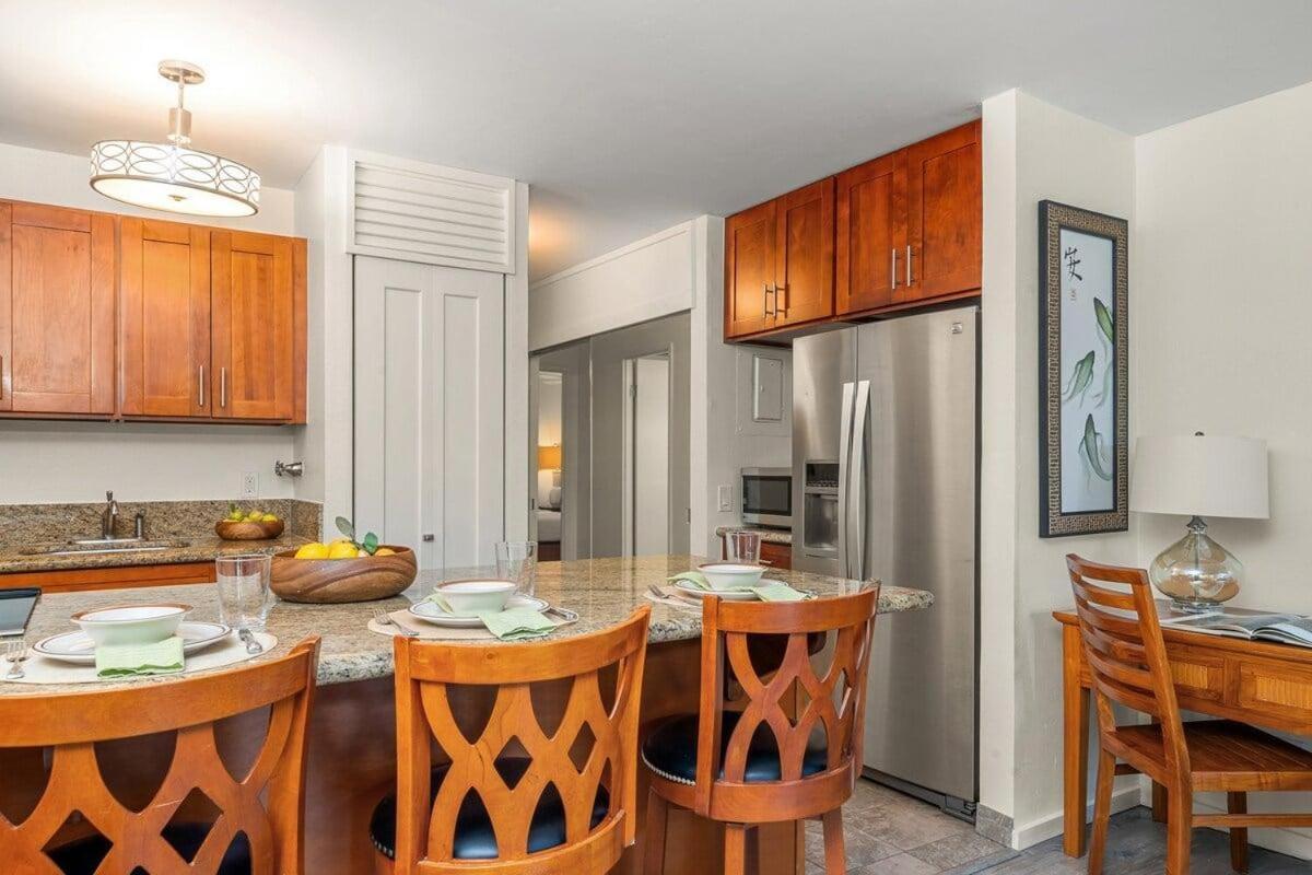 Maui Vista 1106 · MV 1106 Updated 1BD Condo Steps from Beach Poo