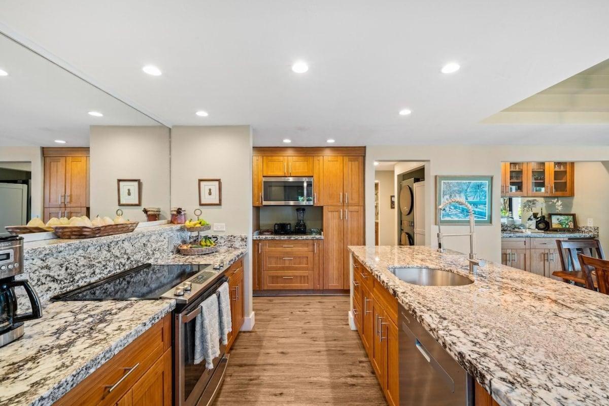 Kahana Village 36 · KHV 36 Oceanfront 3BD Kahana Condo, Beach &