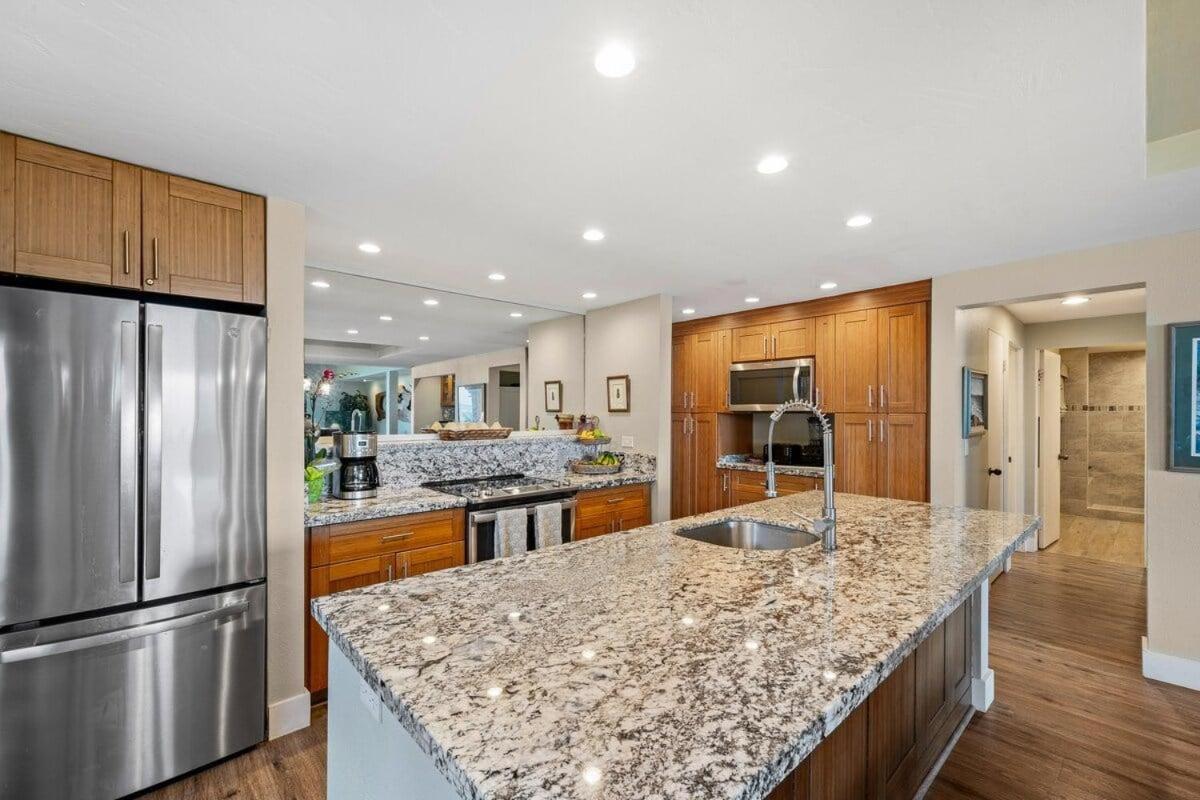 Kahana Village 36 · KHV 36 Oceanfront 3BD Kahana Condo, Beach &