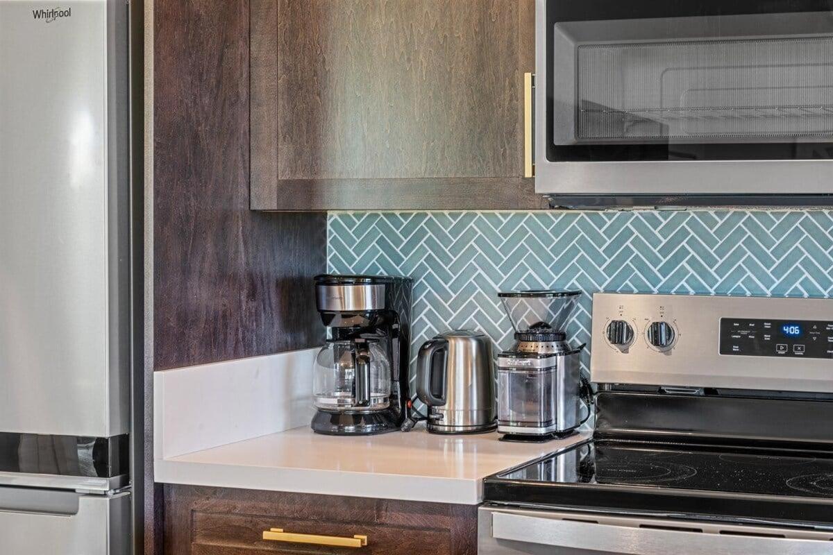 Alaeloa 38 · ALA 38 Beautifully Remodel 3BD Partial Ocean Views