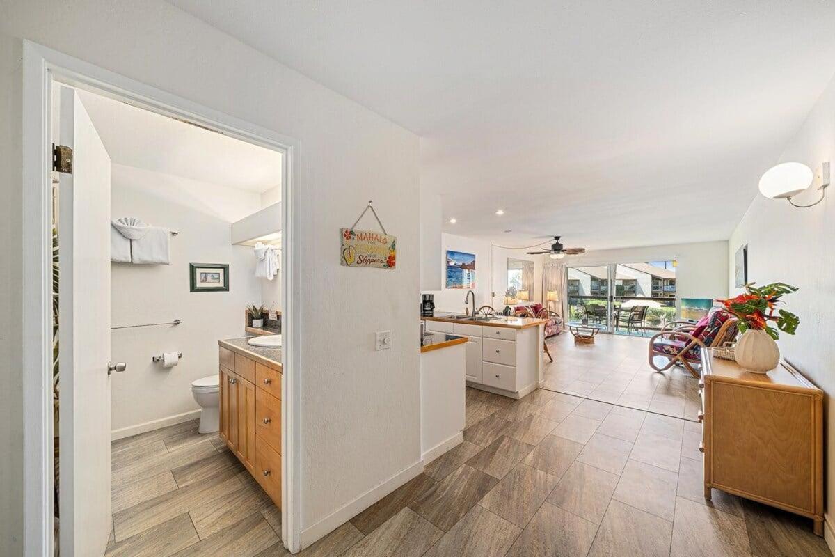 Hale Kamaole 210 · HAK 210 1BD Ocean view Walk to the Beach and