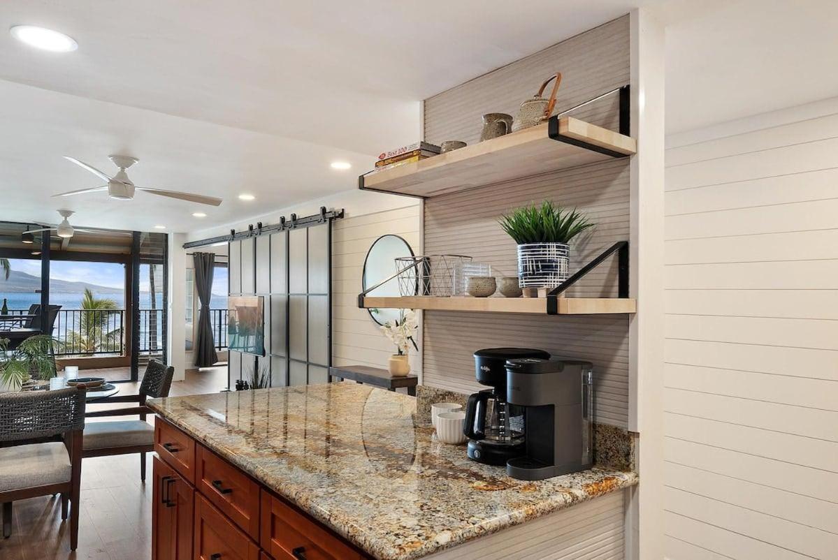 Lauloa 403 · LOA 403 Fully Remodeled Direct Oceanfront 2BD