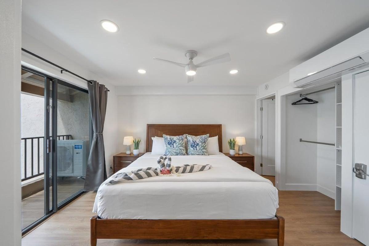 Lauloa 403 · LOA 403 Fully Remodeled Direct Oceanfront 2BD