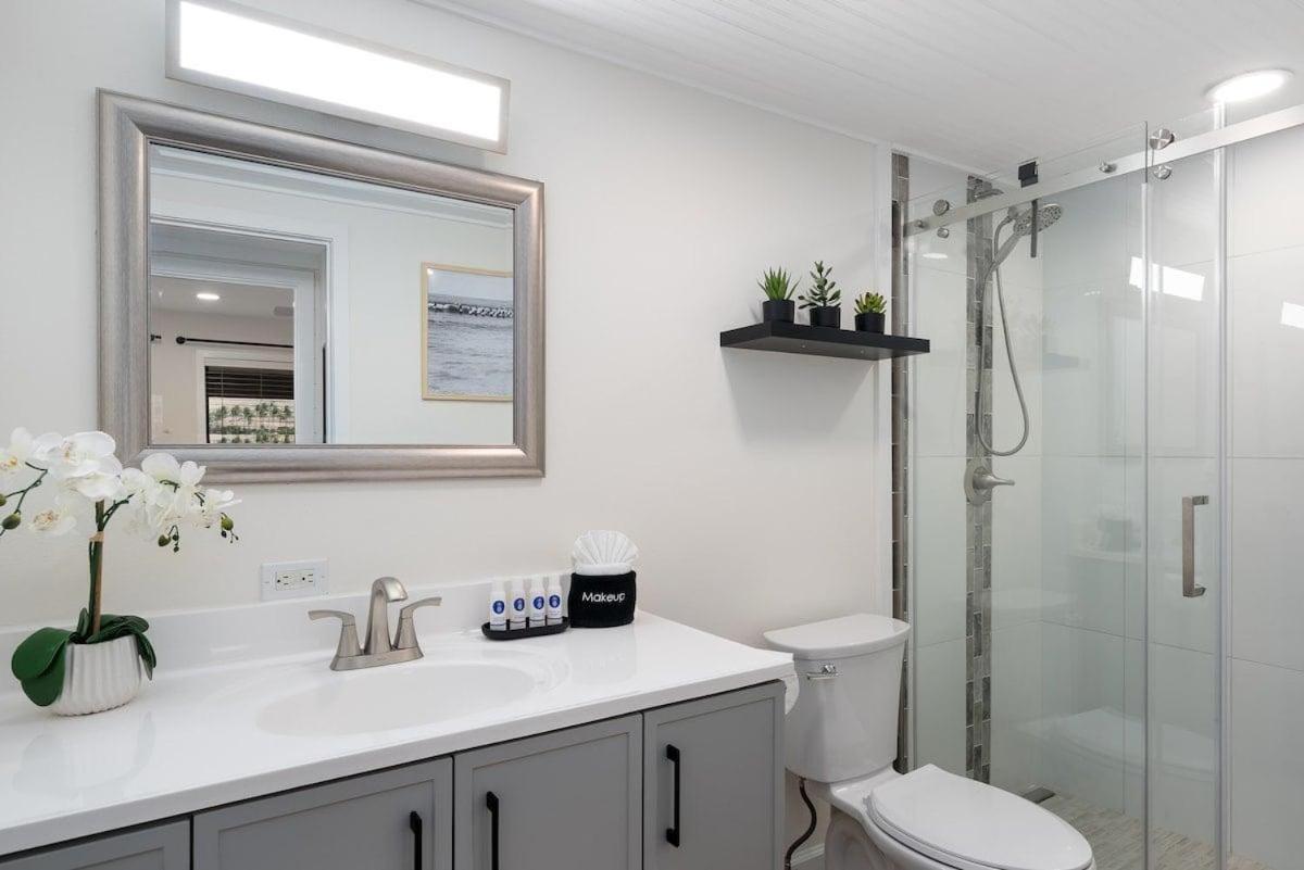 Lauloa 403 · LOA 403 Fully Remodeled Direct Oceanfront 2BD