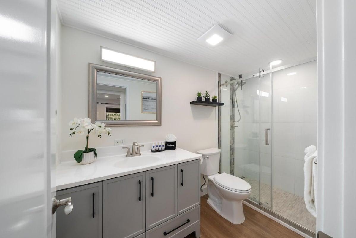 Lauloa 403 · LOA 403 Fully Remodeled Direct Oceanfront 2BD