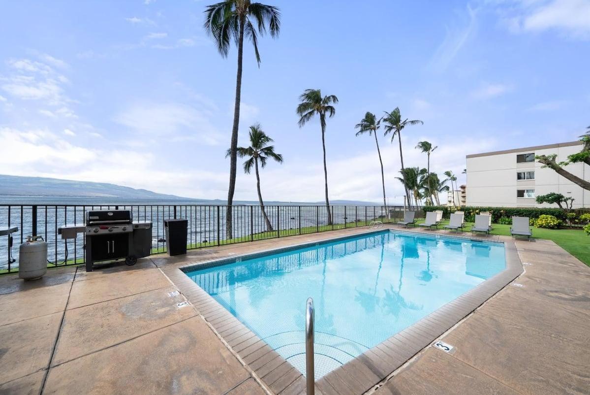 Lauloa 403 · LOA 403 Fully Remodeled Direct Oceanfront 2BD
