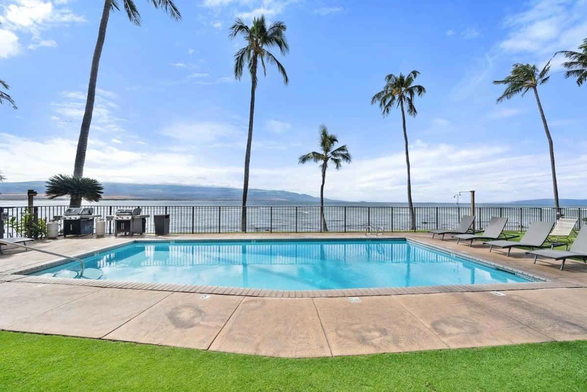 Lauloa 403 · LOA 403 Fully Remodeled Direct Oceanfront 2BD