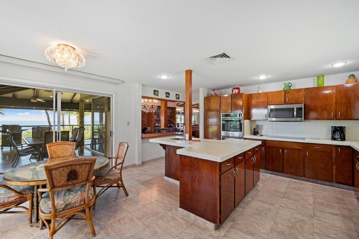 Hale Kalapu · Large Home 180° Ocean Views Walk2Beach Hale Kalapu