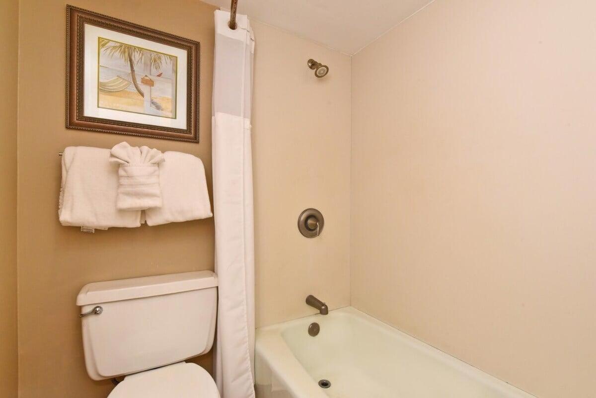 Valley Isle 407 · VI 407 BeachFront Studio w Pool