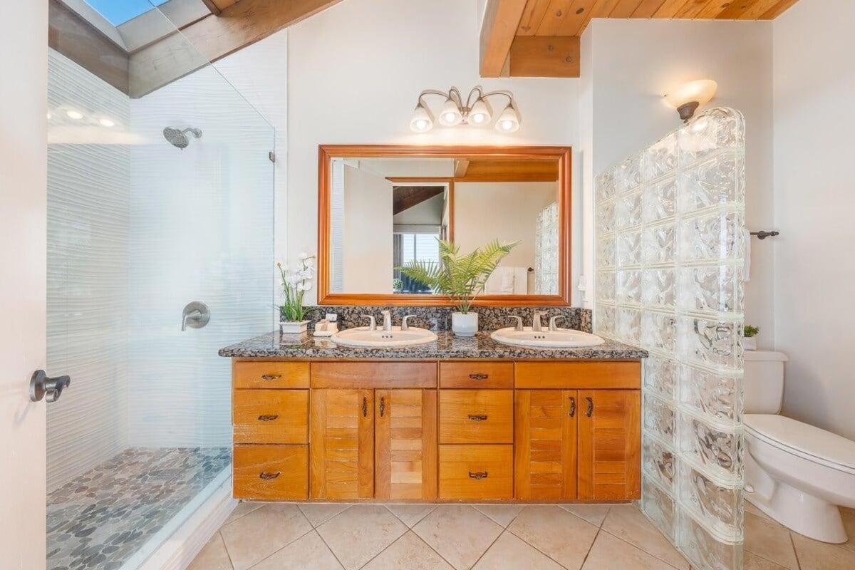 Kahana Outrigger 3A2 · KHO 3A2 Updated OceanFront 3BD wPool AC O