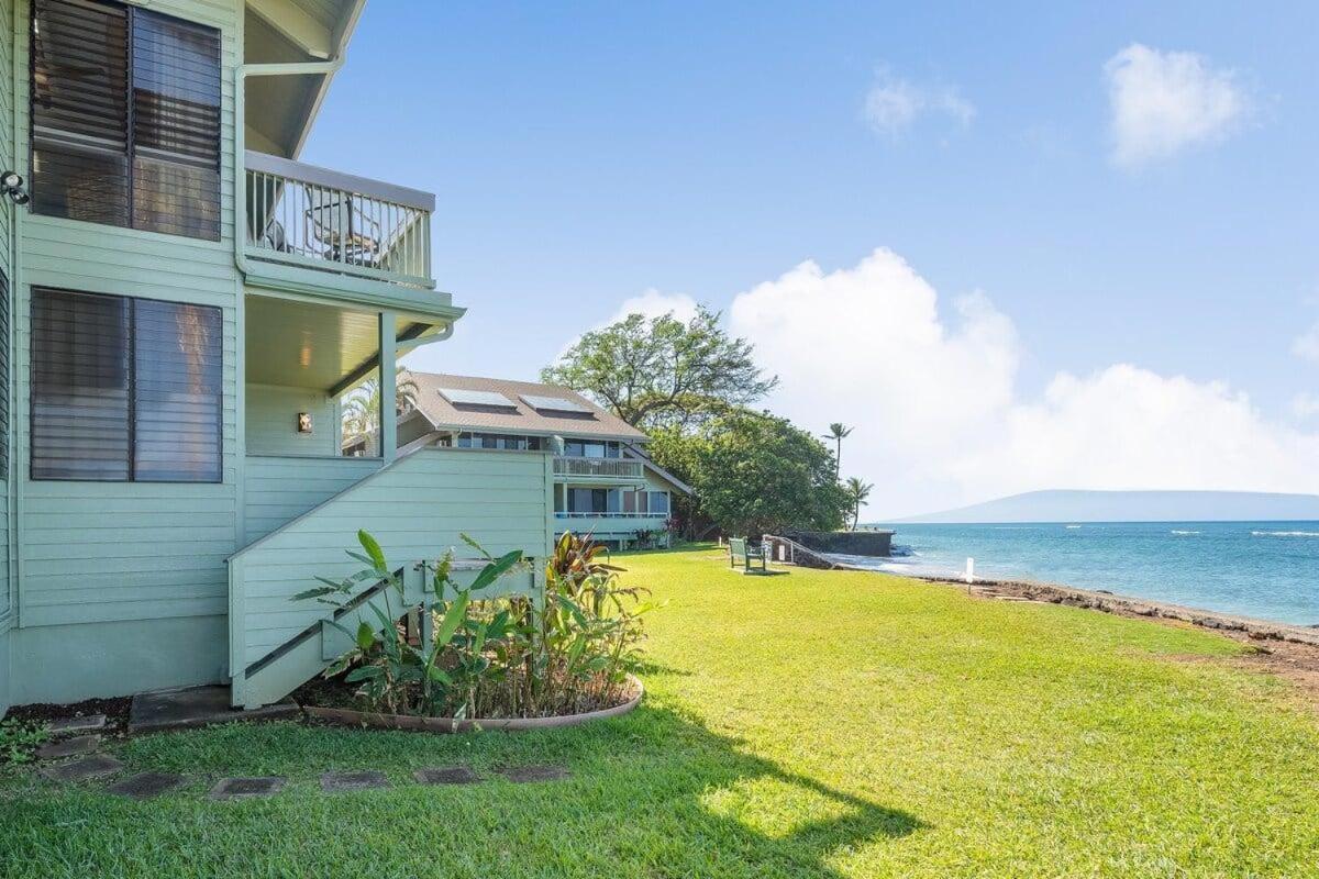 Kahana Outrigger 3A2 · KHO 3A2 Updated OceanFront 3BD wPool AC O