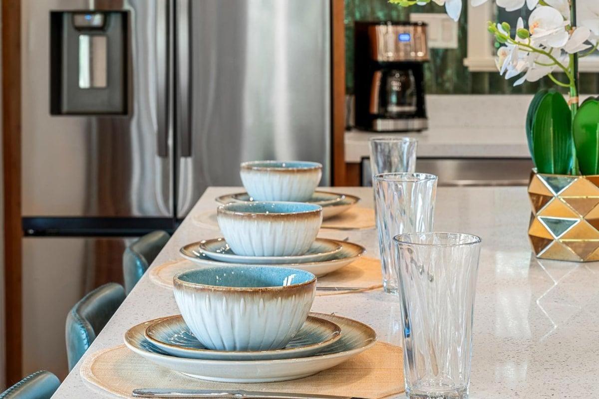 International Colony Club 28 · ICC 28 Remodeled 2BD Cottage in K