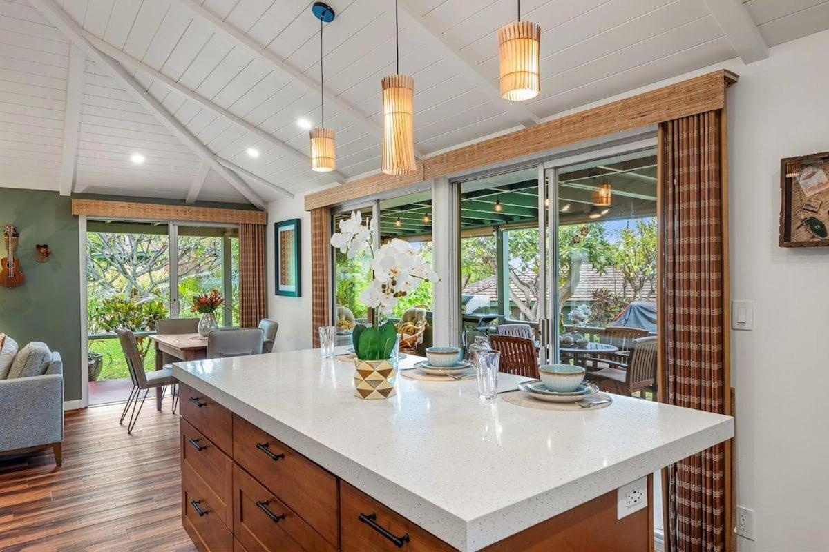 International Colony Club 28 · ICC 28 Remodeled 2BD Cottage in K