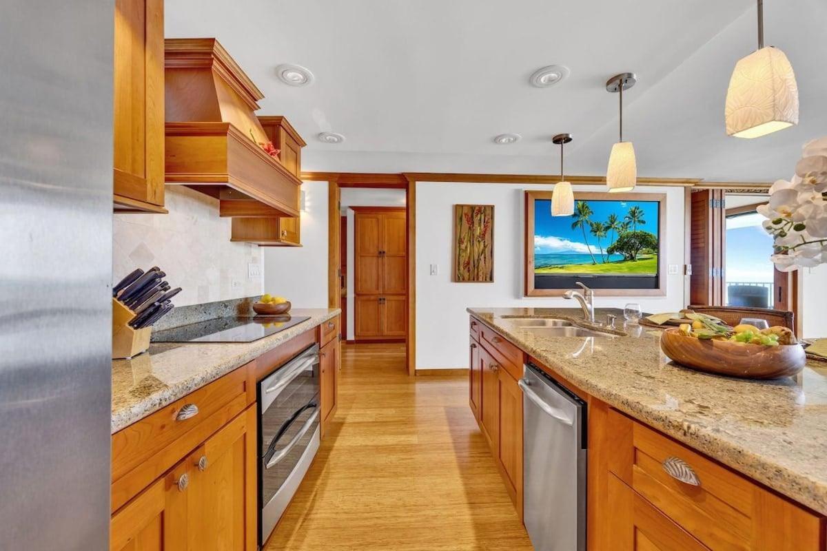 Paki Maui 301 · Direct Oceanfront Views Remodeled 2BD Condo
