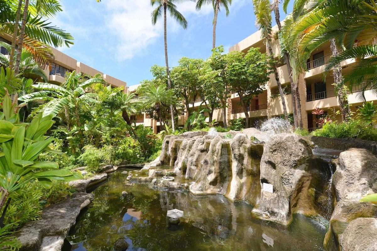 Paki Maui 301 · Direct Oceanfront Views Remodeled 2BD Condo