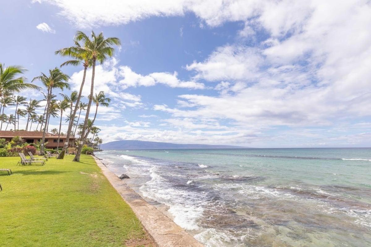 Paki Maui 301 · Direct Oceanfront Views Remodeled 2BD Condo