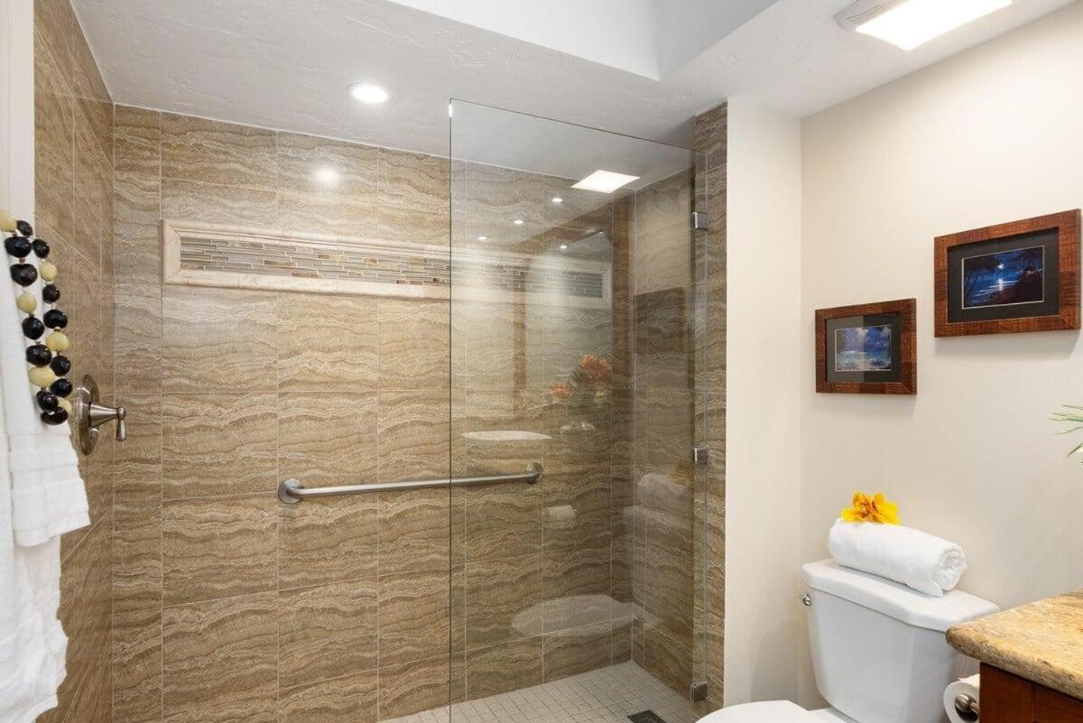 Lahaina Shores 512 · LS 512 Getaway Studio by the Beach Pool Hot