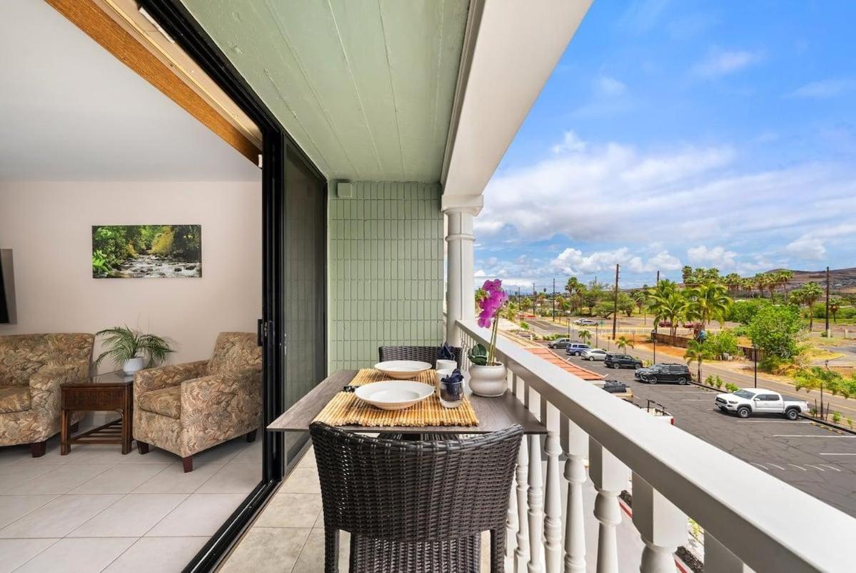 Lahaina Shores 306 · LS 306 Dream Maui Studio by the Beach Pool