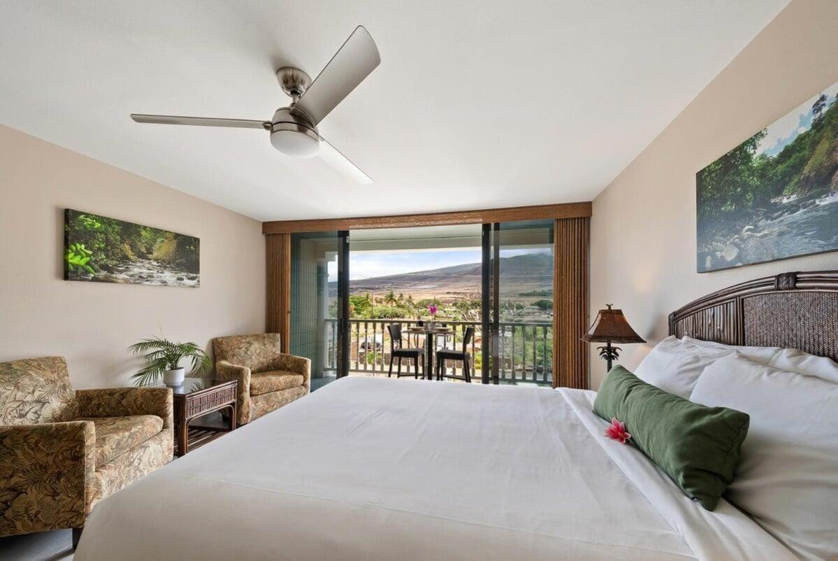 Lahaina Shores 306 · LS 306 Dream Maui Studio by the Beach Pool