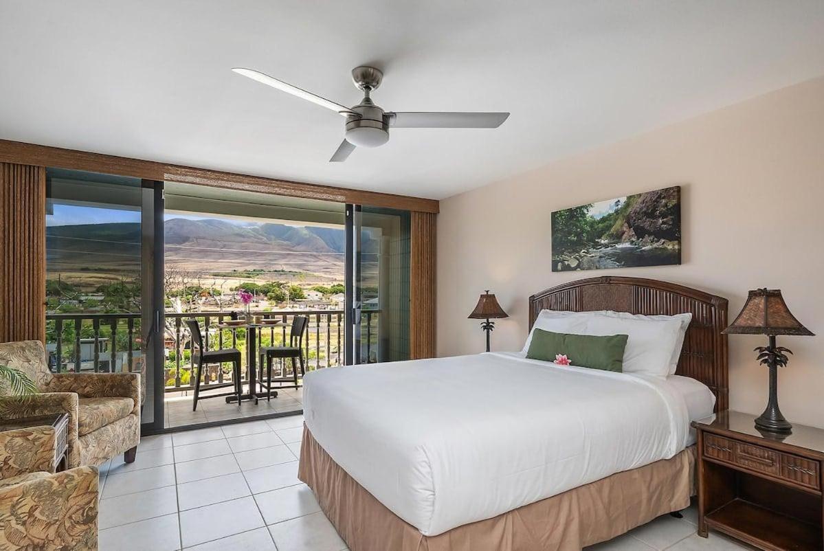 Lahaina Shores 306 · LS 306 Dream Maui Studio by the Beach Pool